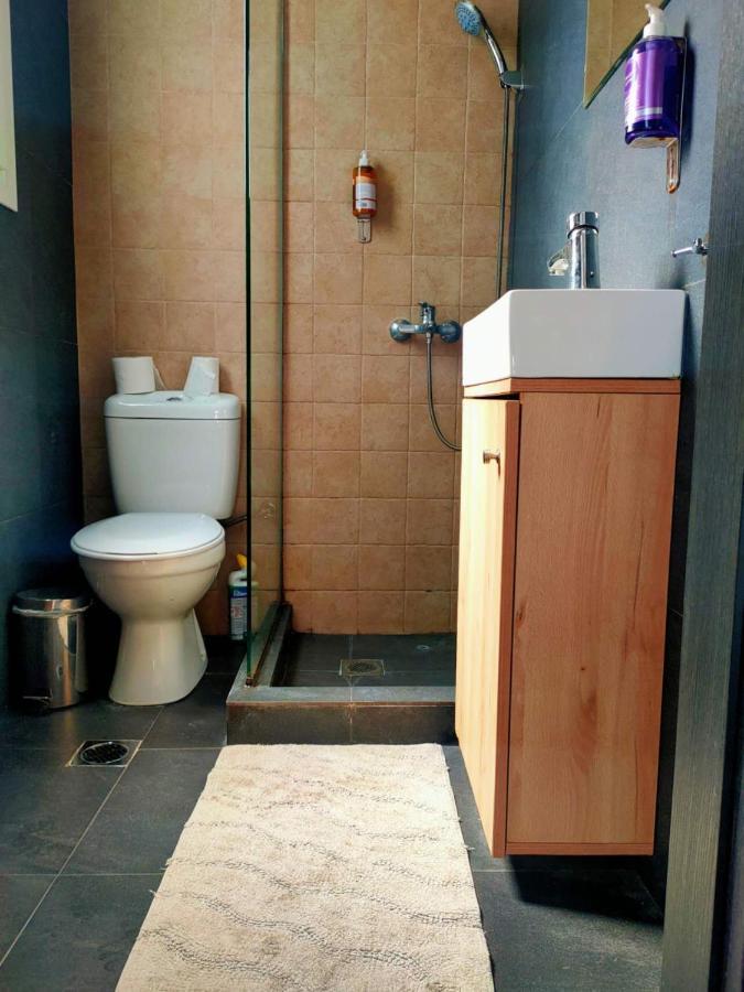Victoros Apartment เอเธนส์ ภายนอก รูปภาพ